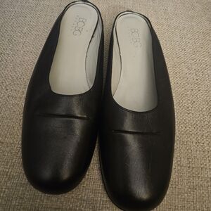 BCBG Women's Black Leather Flats  New Sz. 8-1/2B